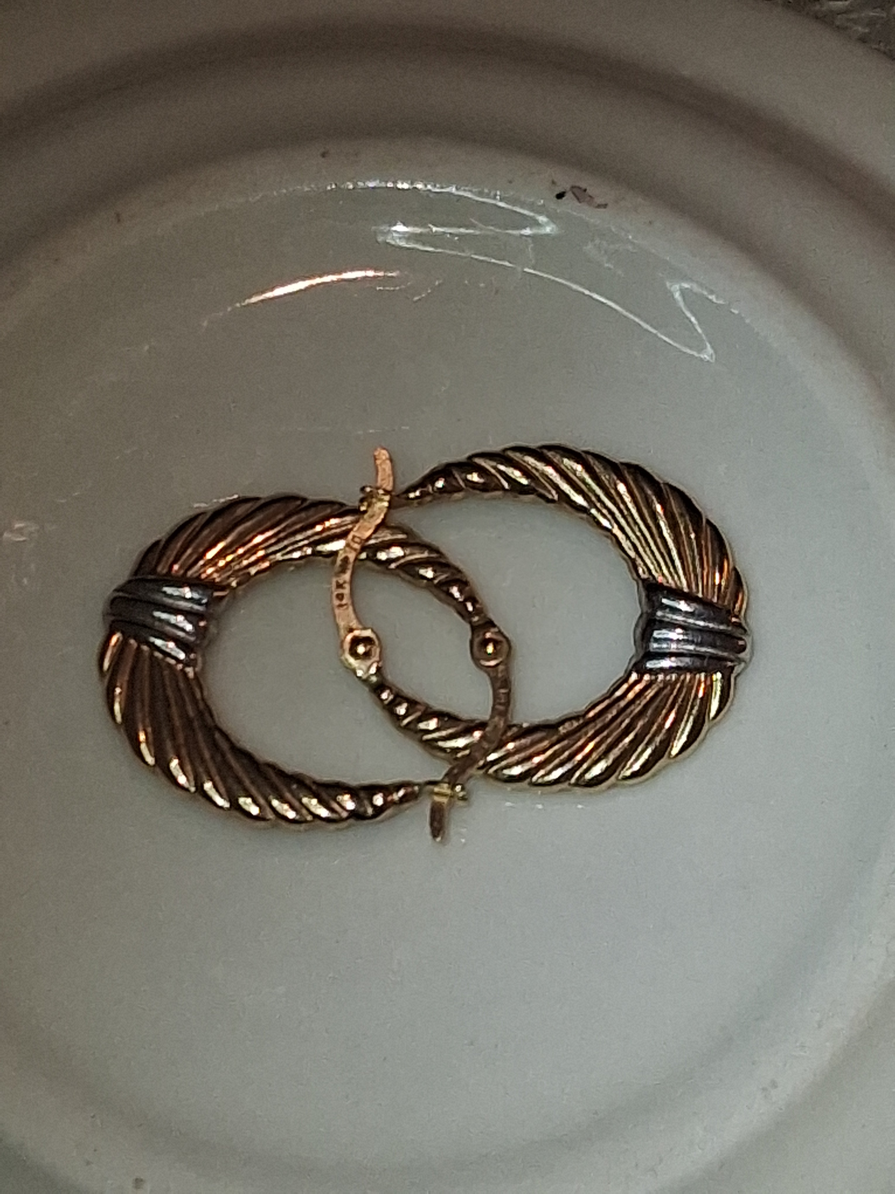 Aretes Ovalados en Oro 14 K Bicolor