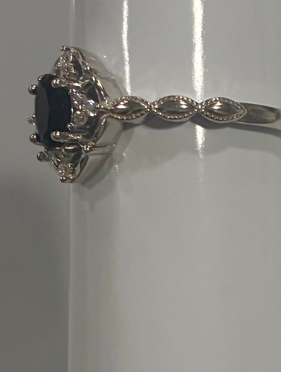 Anillo Elegante negro ovalado -plata 9925 con Zirconia